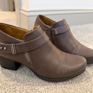 Brownish- Greige Women's Ankle Booties -EXCELLENT condition and comfort!